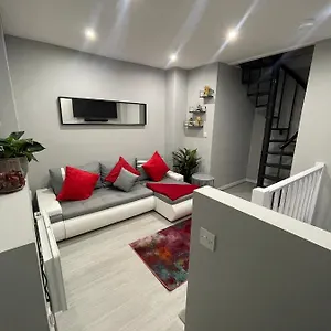 https://unique-duplex-apartment.yorkshirehotels.net